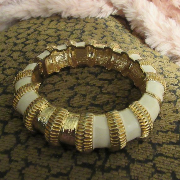 Vintage Enamel White and Goldtone Cuff Bracelet - Picture 4 of 7